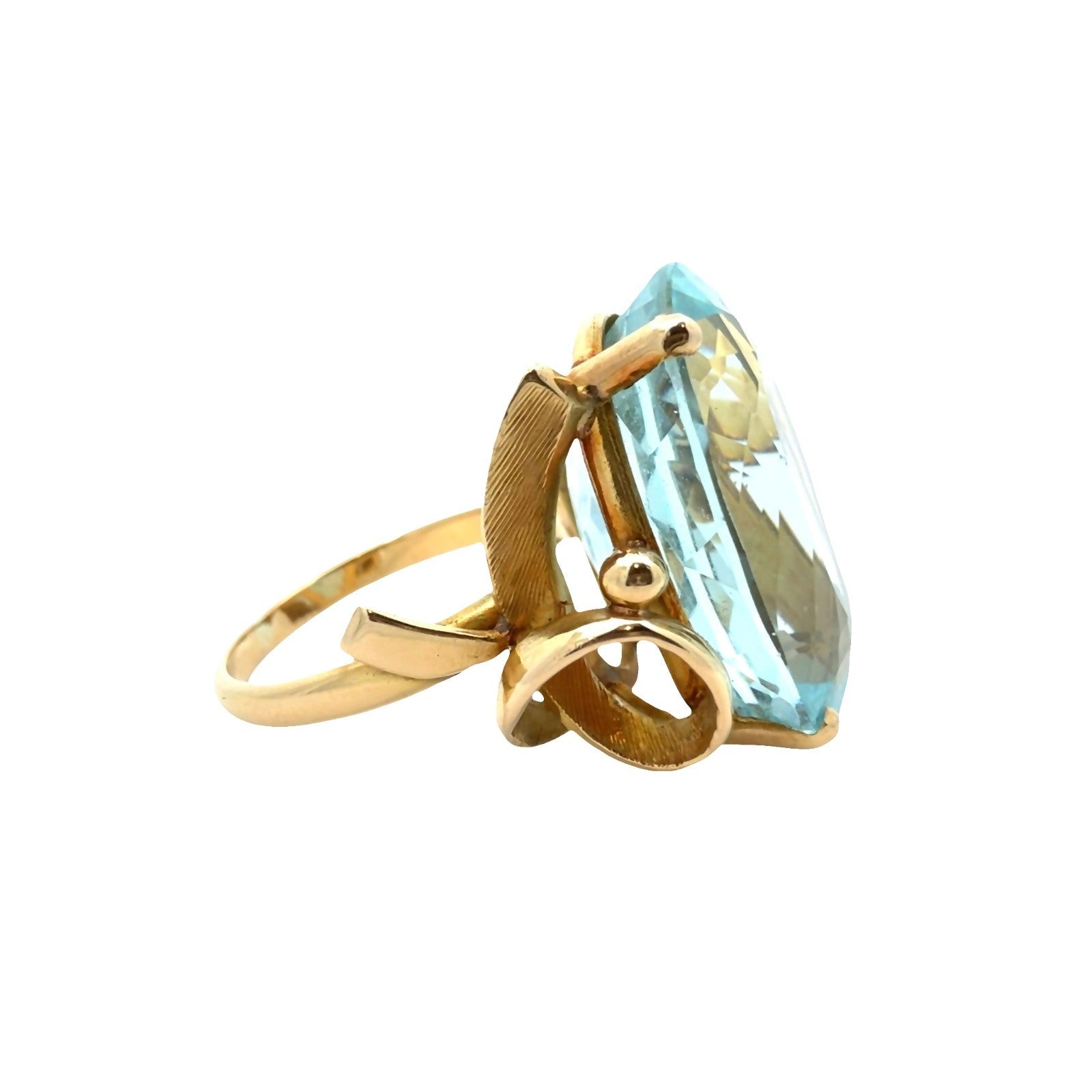 Vintage 17k Yellow Gold 17.60ctw Oval Aquamarine Ring Size 63