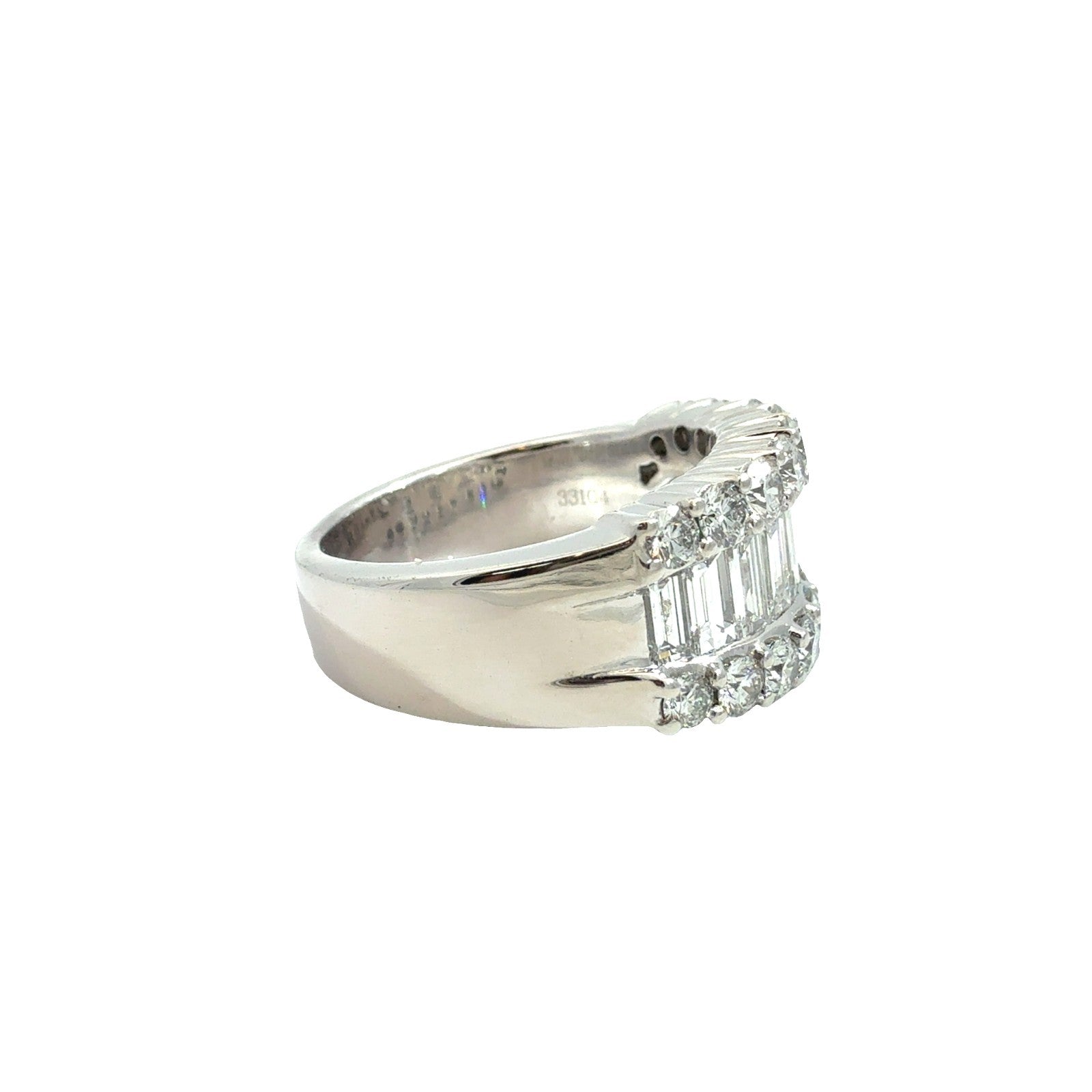 18k White Gold 2.39ctw Baguette and Round Cut Diamond Band Ring Size 5.752