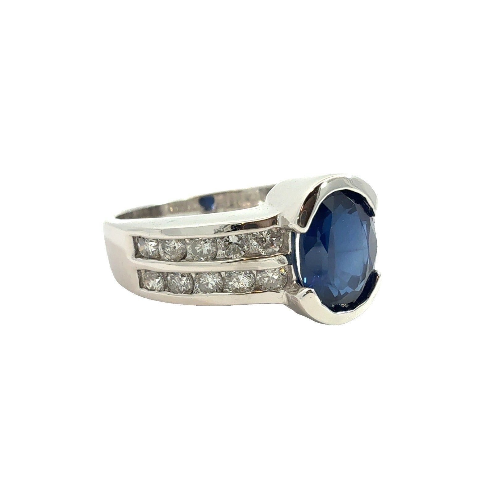 14k White Gold 0.57ctw Diamond and 1.48ctw Oval Sapphire Ring Size 61