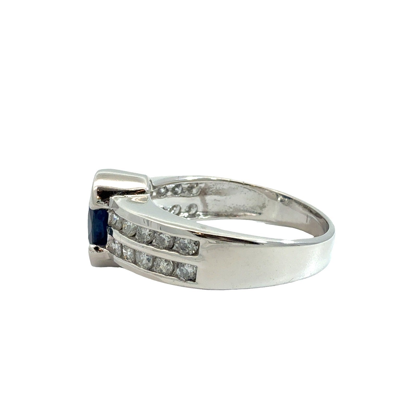 14k White Gold 0.57ctw Diamond and 1.48ctw Oval Sapphire Ring Size 64