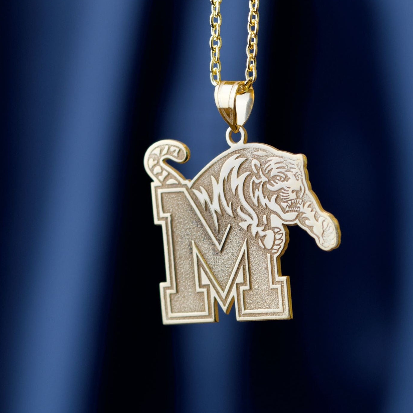 Memphis Tigers 14k Yellow Gold Crest Necklace (Extra Large)