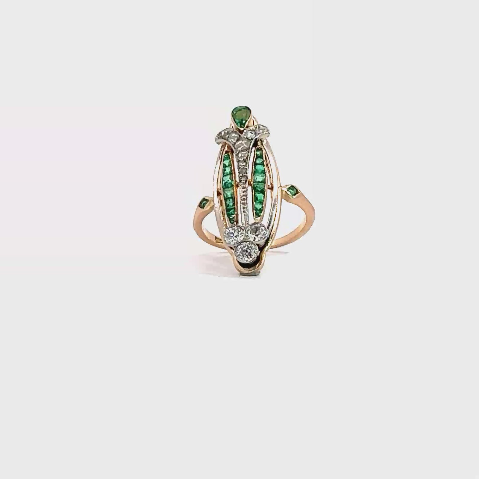 Vintage Art Deco 18k Yellow Gold 0.35ctw Emerald and 0.28ctw Diamond Ring