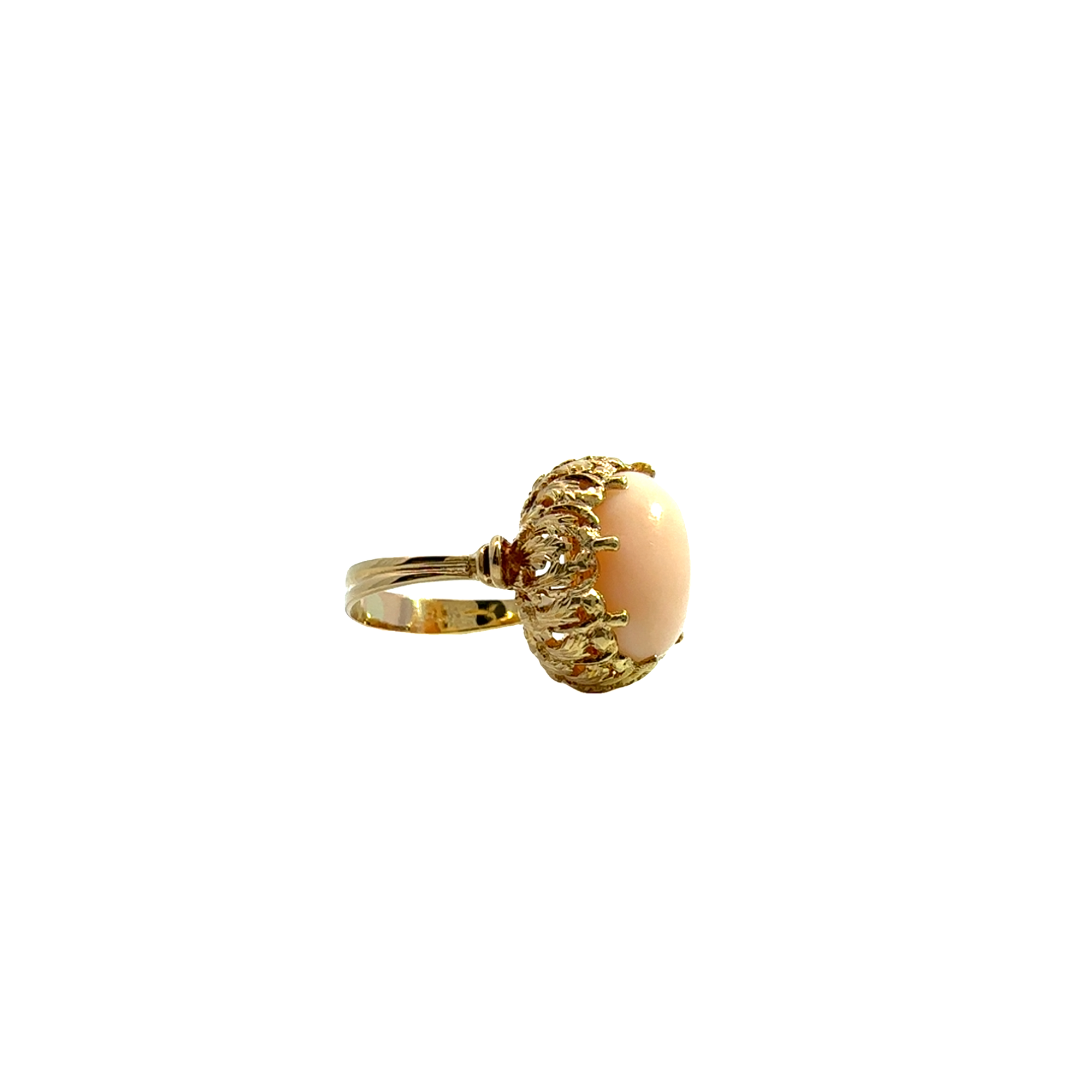 Vintage 18k Yellow Gold Angel Skin Coral Ring