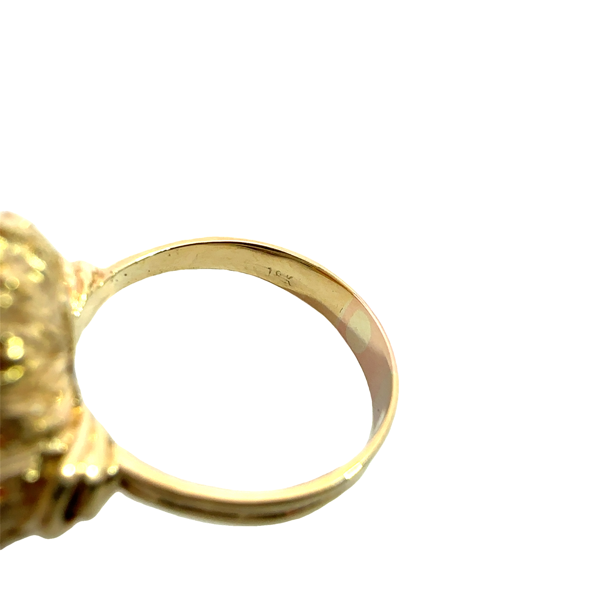 Vintage 18k Yellow Gold Angel Skin Coral Ring