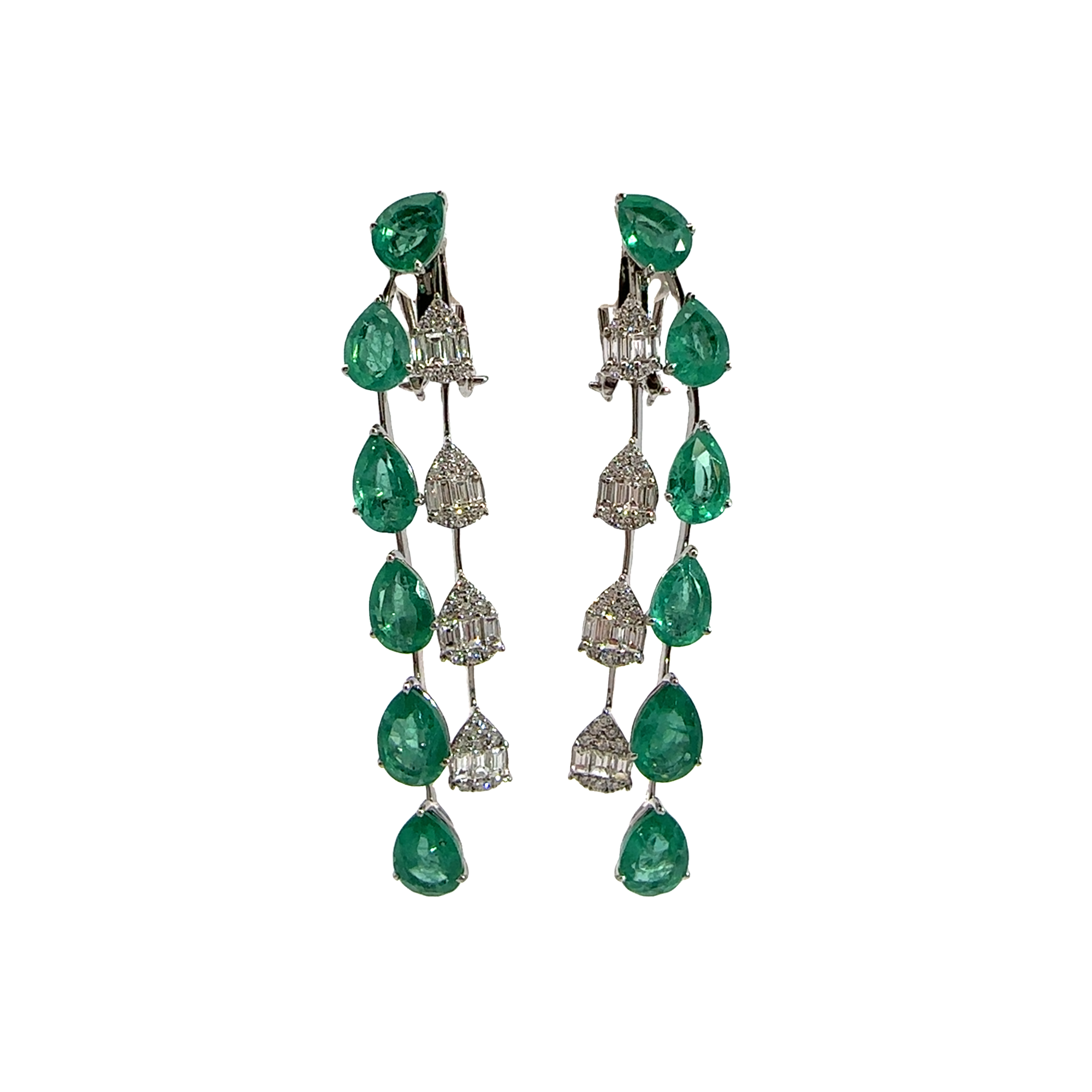 Vintage Pear Cut Emerald & Diamond Dangle Earring in 18k White Gold