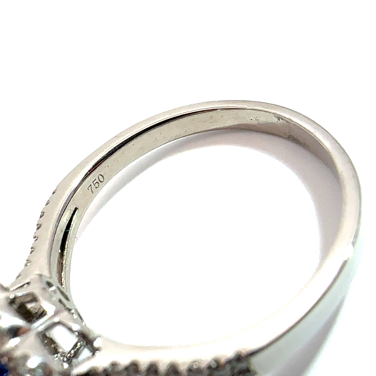 Vintage 18k White Gold 0.80ctw Tanzanite and 0.62ctw Diamond Flower Ring