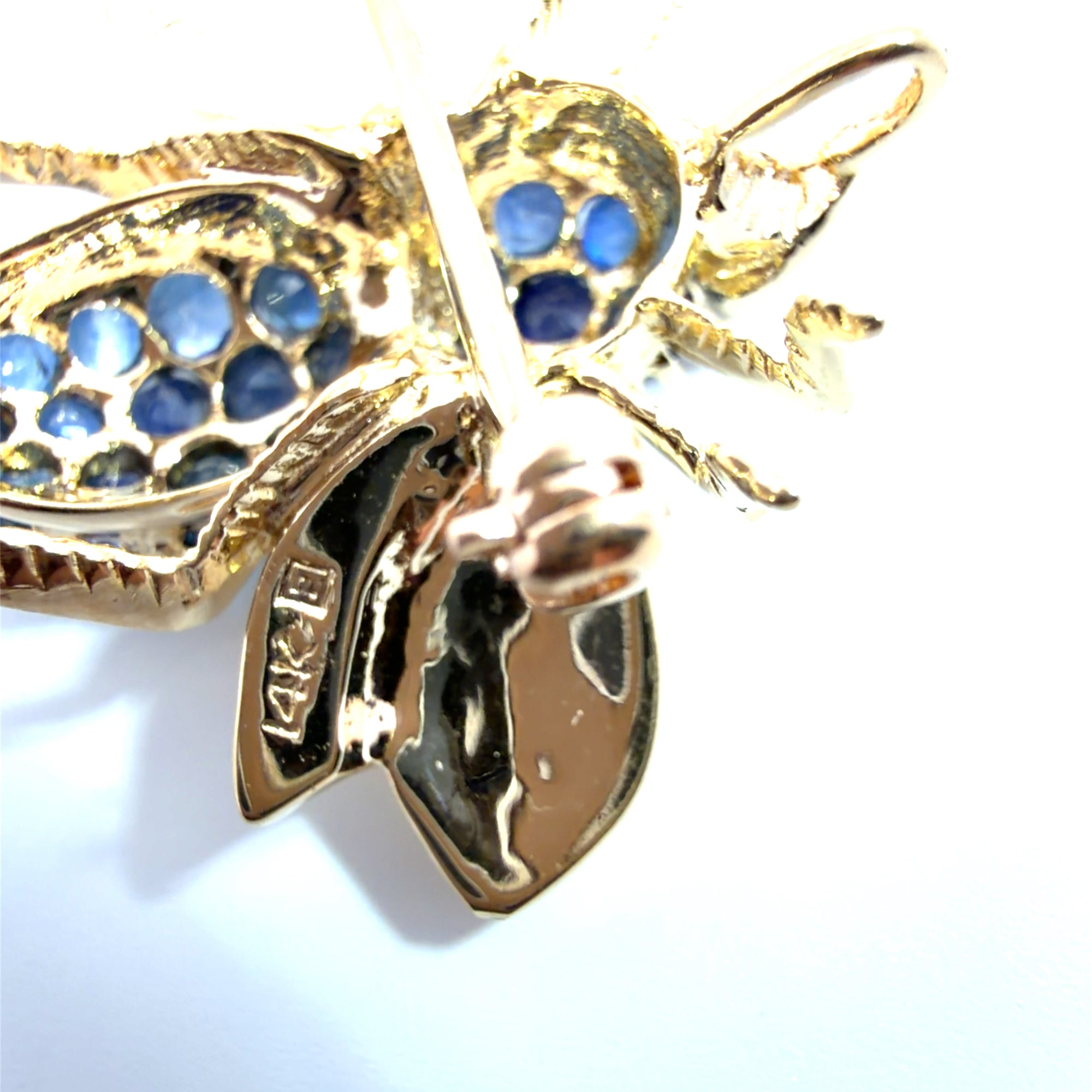 Vintage 14k Yellow Gold 1.55ctw Sapphire Bee Brooch