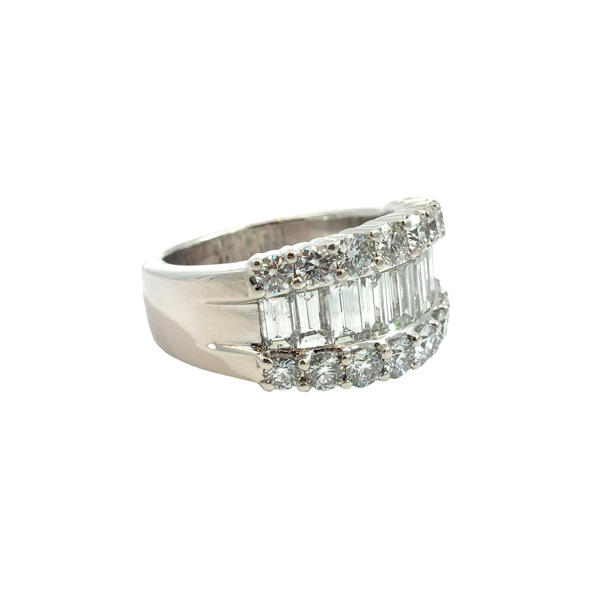 18k White Gold 2.39ctw Baguette and Round Cut Diamond Band Ring Size 5.751
