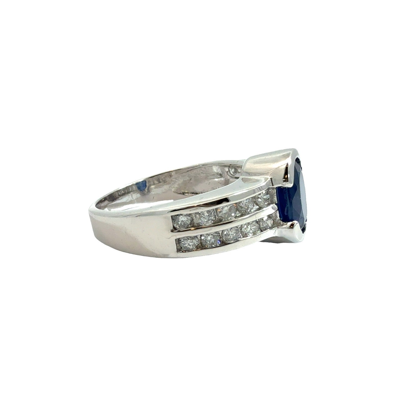 14k White Gold 0.57ctw Diamond and 1.48ctw Oval Sapphire Ring Size 62