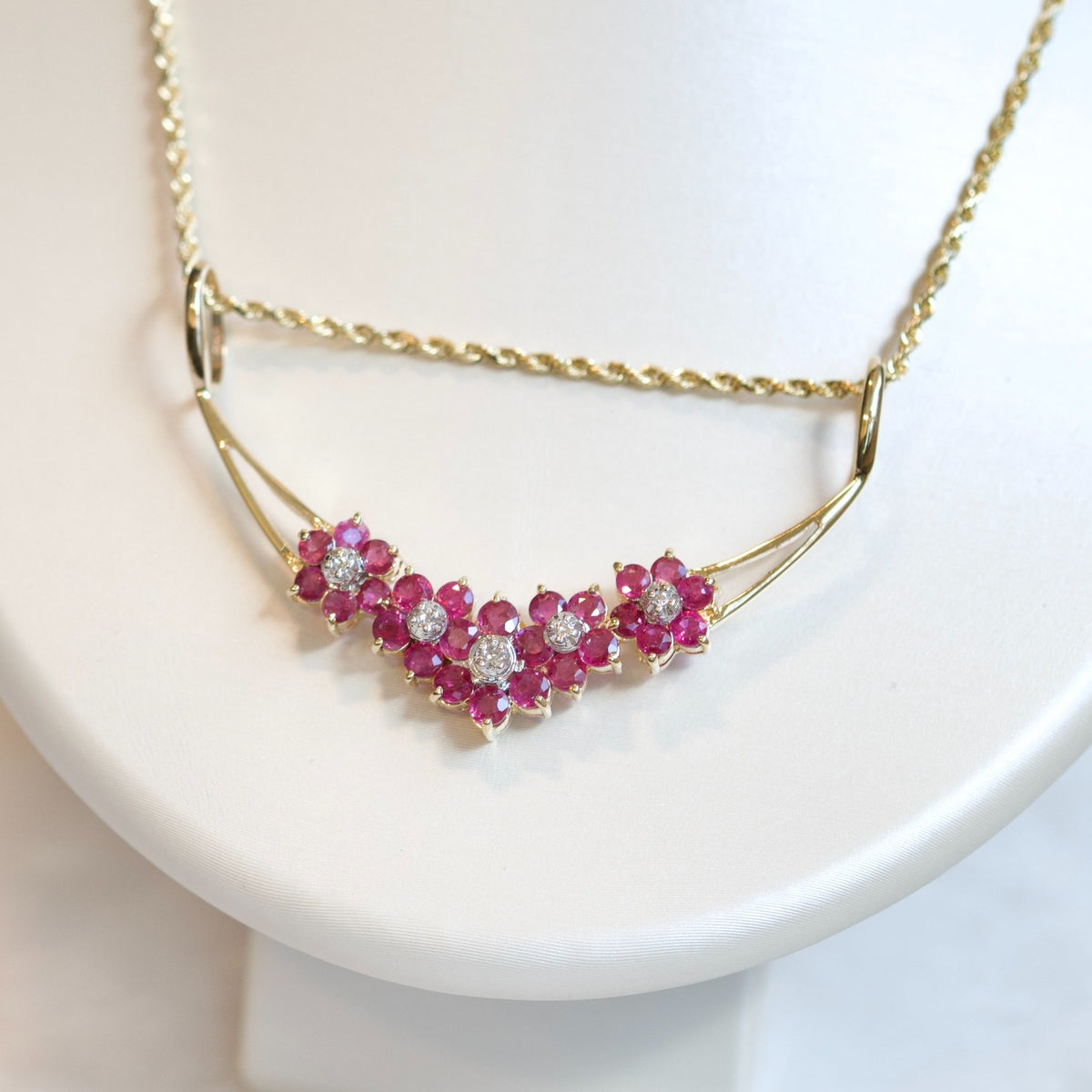 Vintage 14k Yellow Gold 1.74cttw Ruby 0.04cttw Diamond Floral Pendant Necklace0
