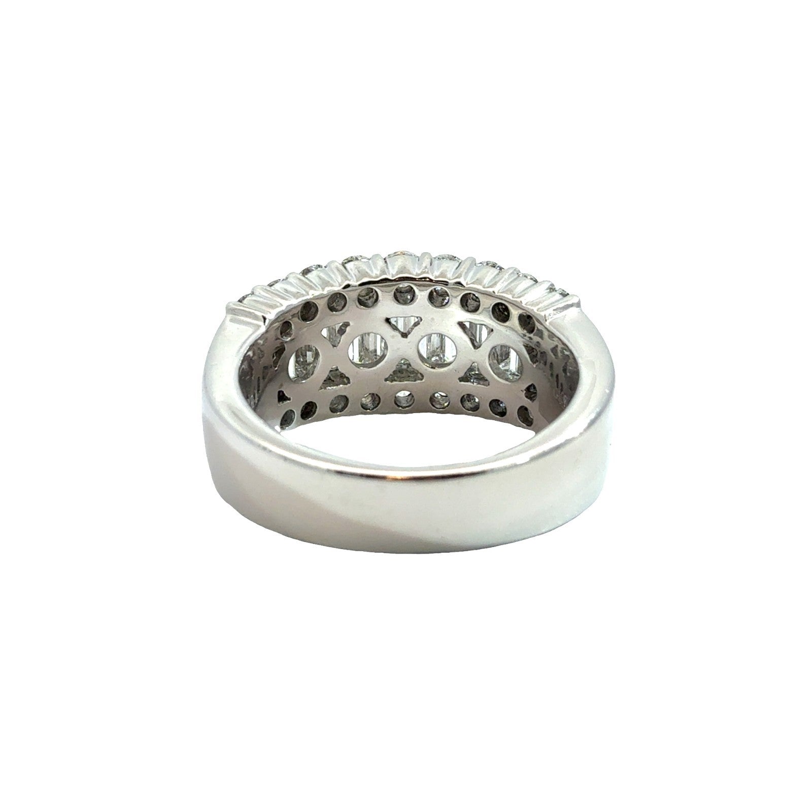 18k White Gold 2.39ctw Baguette and Round Cut Diamond Band Ring Size 5.753