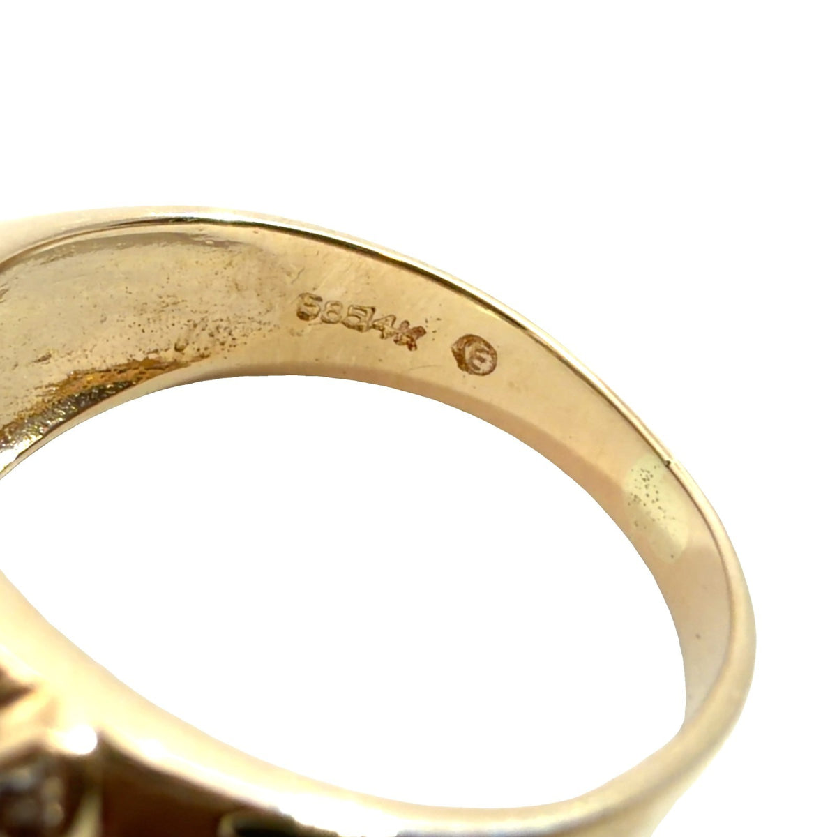 14k Yellow Gold Band Ring with (0.65ctw)Emerald and (0.24ctw)Diamond4
