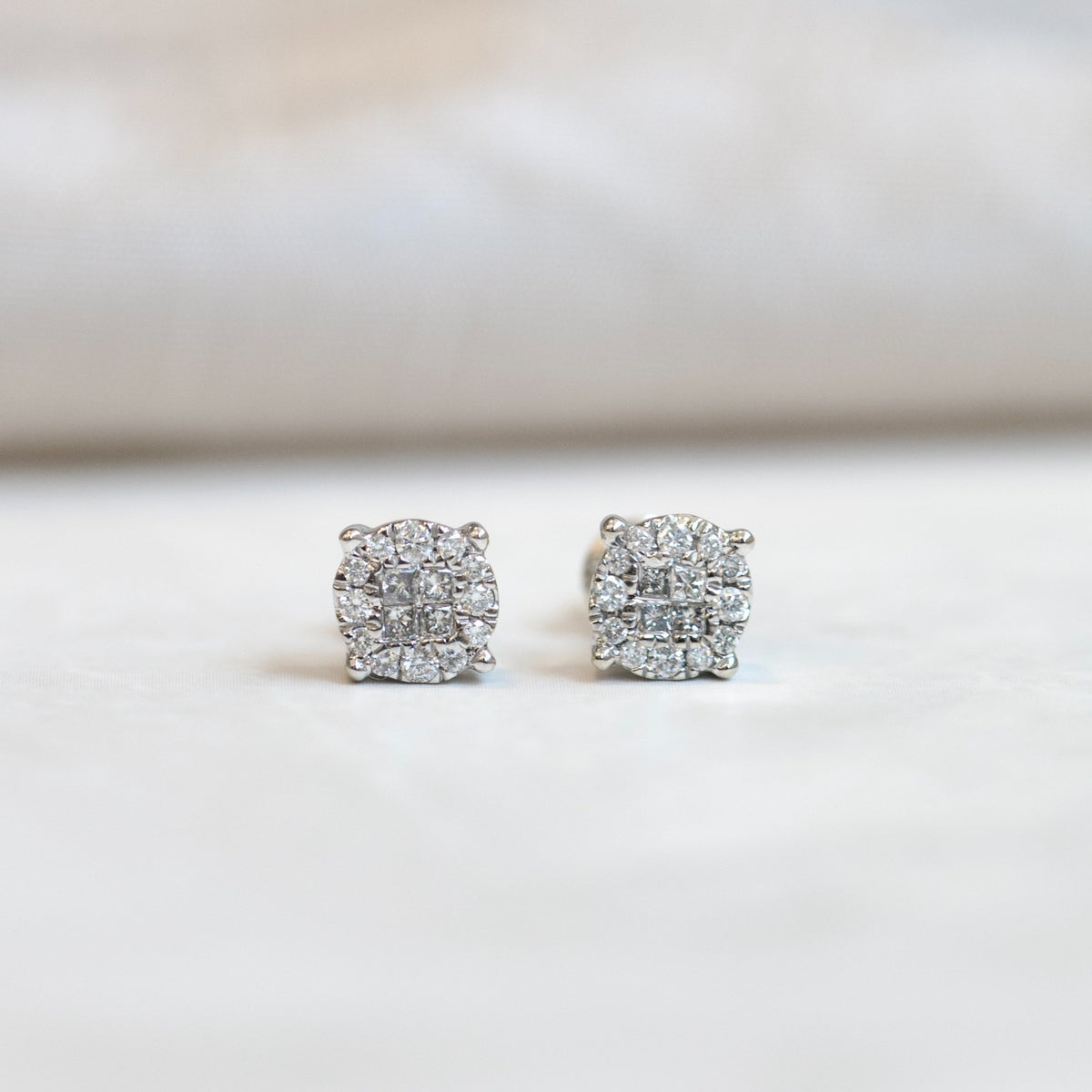 14k White Gold 0.26cttw Diamond Cluster Stud Earrings0