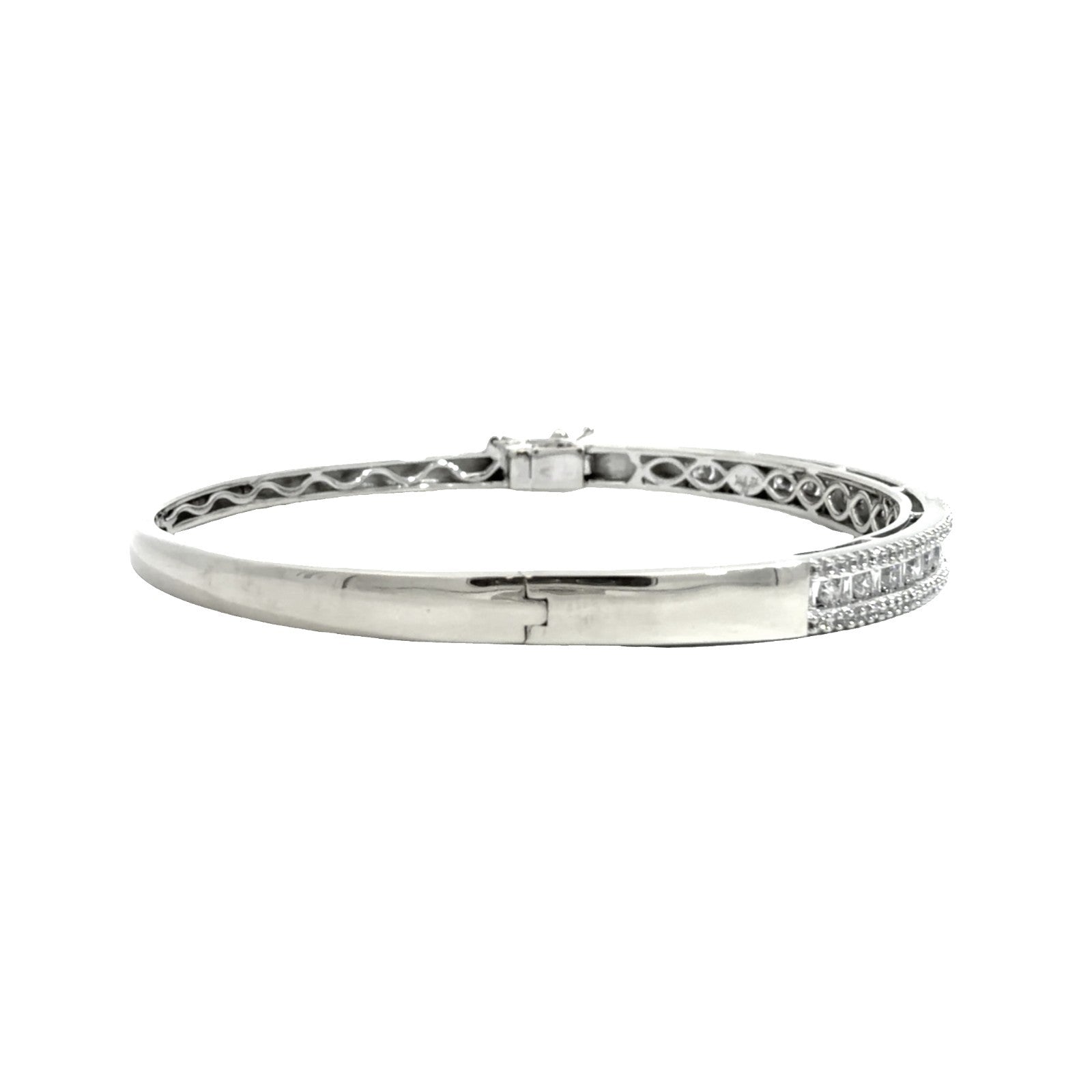 14k White Gold and 1.65ctw Diamond Bangle Bracelet 7"0