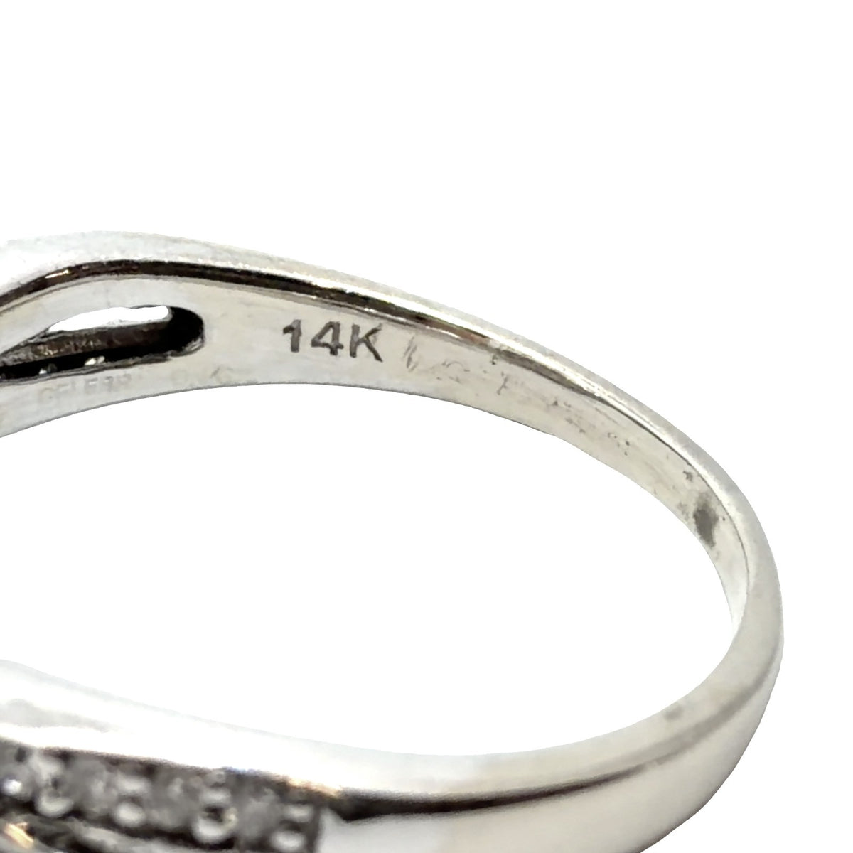 14k White Gold (1.28ctw) Diamond Princess Cut Engagement Ring with Chevron Bands6