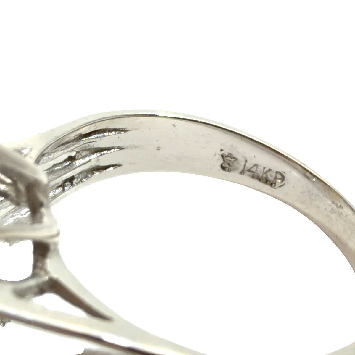 14k White Gold 0.37ctw Marquise Emerald and 0.76ctw Diamond Halo Cocktail Ring4