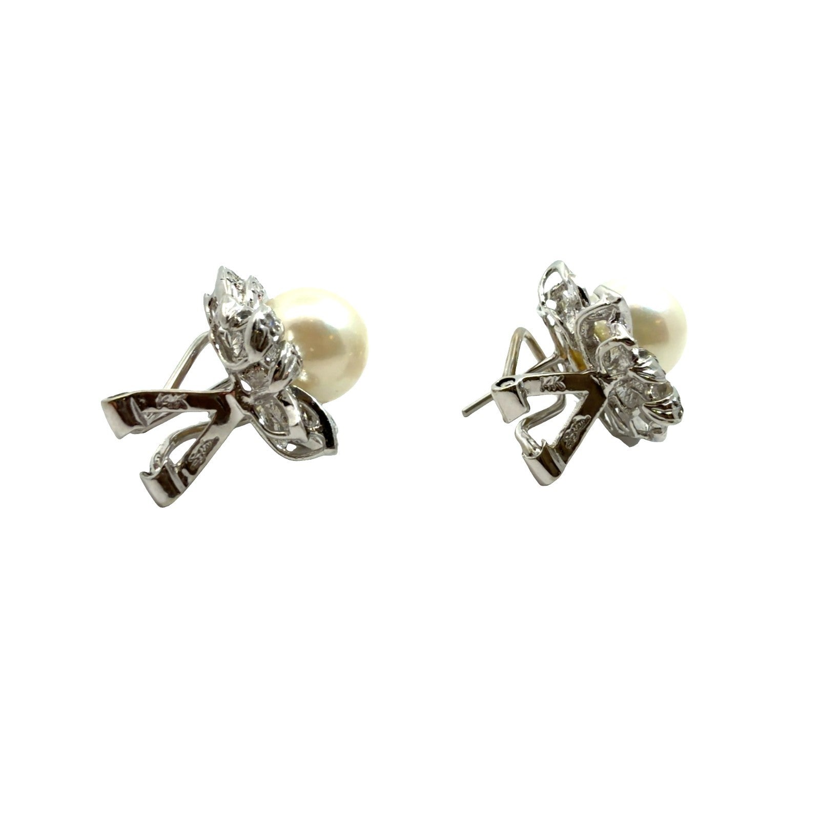 Vintage 14k White Gold 0.18cttw Diamond and Pearl 1950s Floral Earrings5