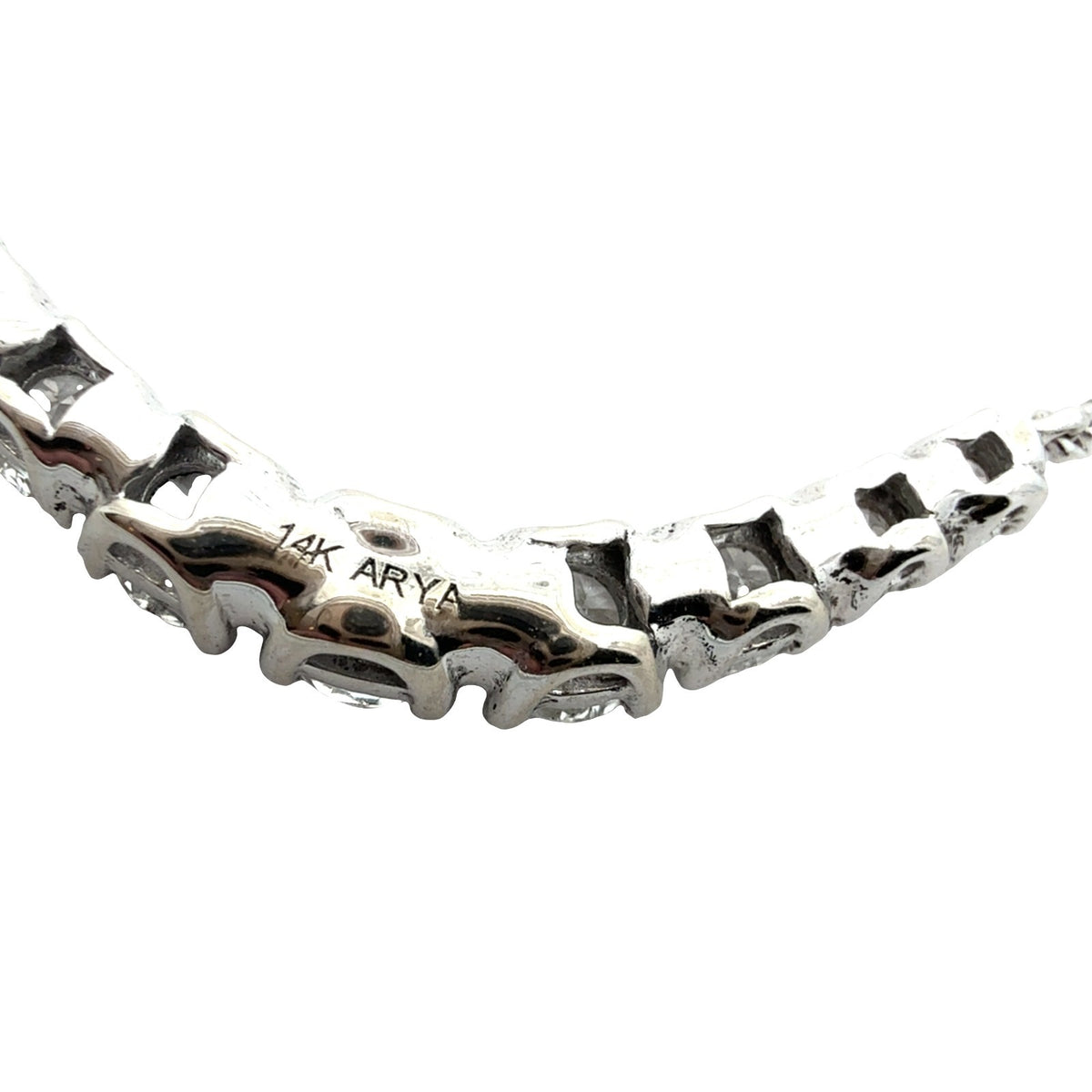 14k White Gold 0.37cttw Diamond Curved Bar Necklace 18"5