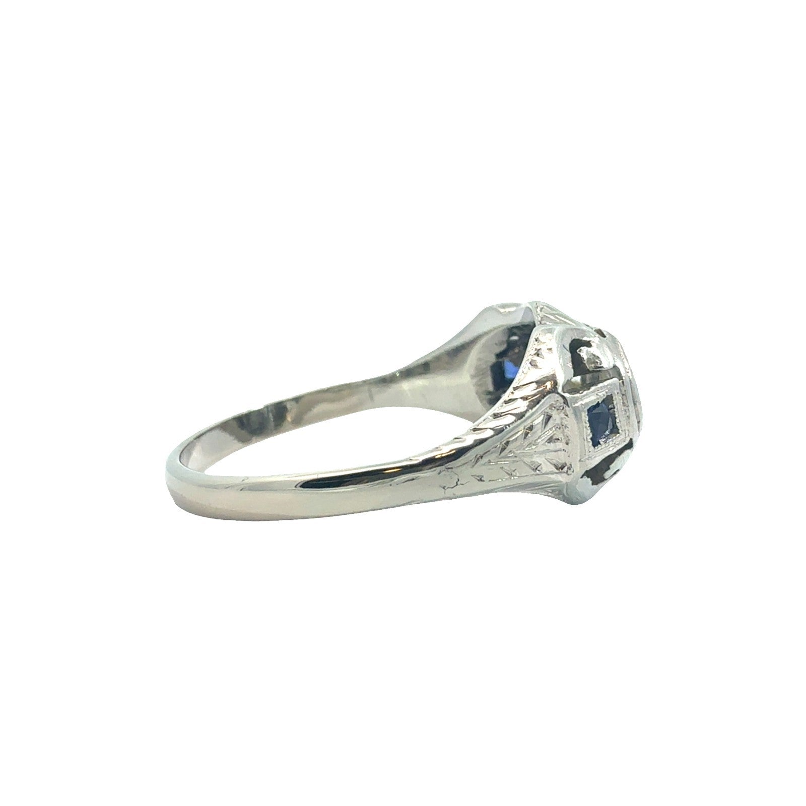 Vintage 18k White Gold 0.14ctw Diamond and 0.08ctw Sapphire Ring2