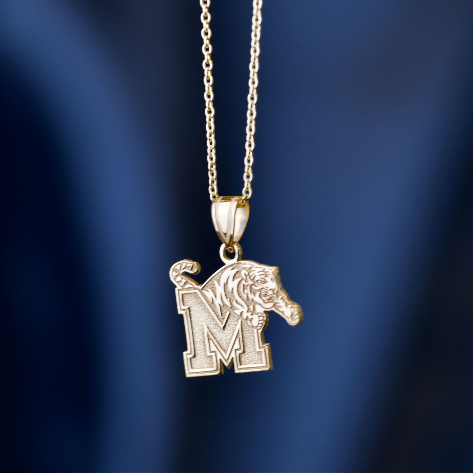 Memphis Tigers 14k Yellow Gold Crest Necklace (Medium)