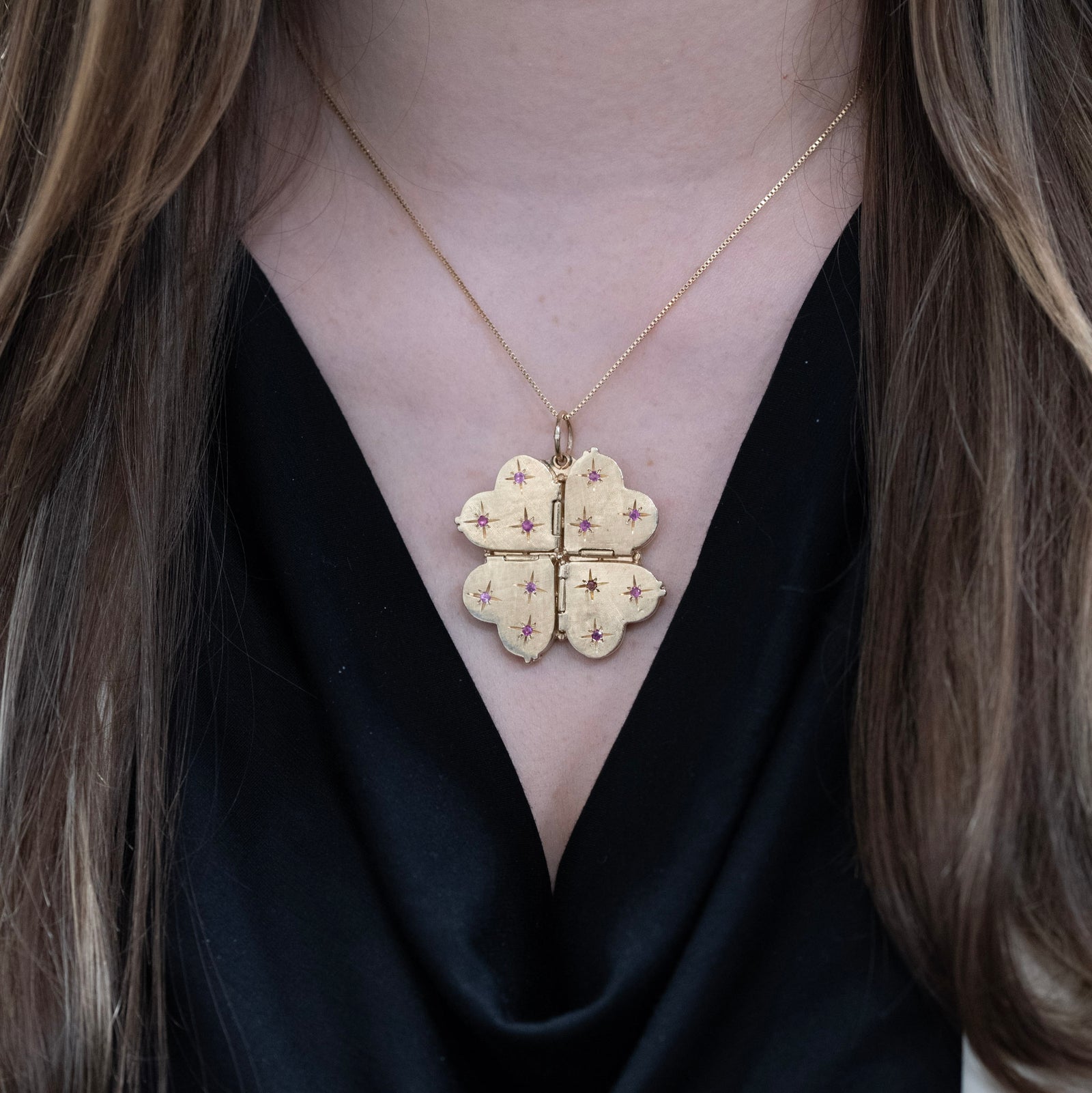 Vintage Stamped 14k Yellow Gold 0.34ctw Ruby Four Leaf Clover Locket0