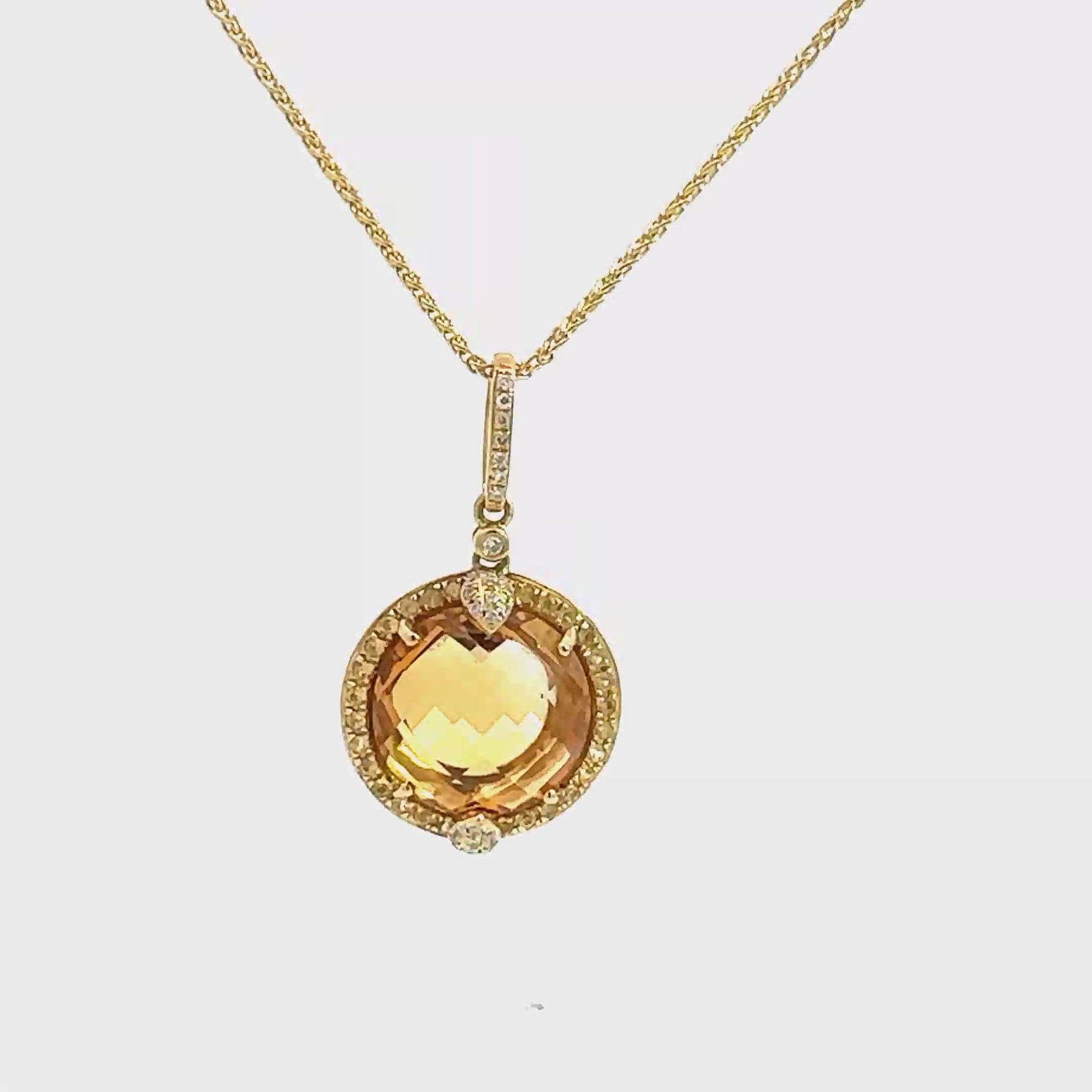 Vintage 18k Yellow Gold 5.53ctw Citrine and 0.11ctw Diamond Pendant Necklace 18"